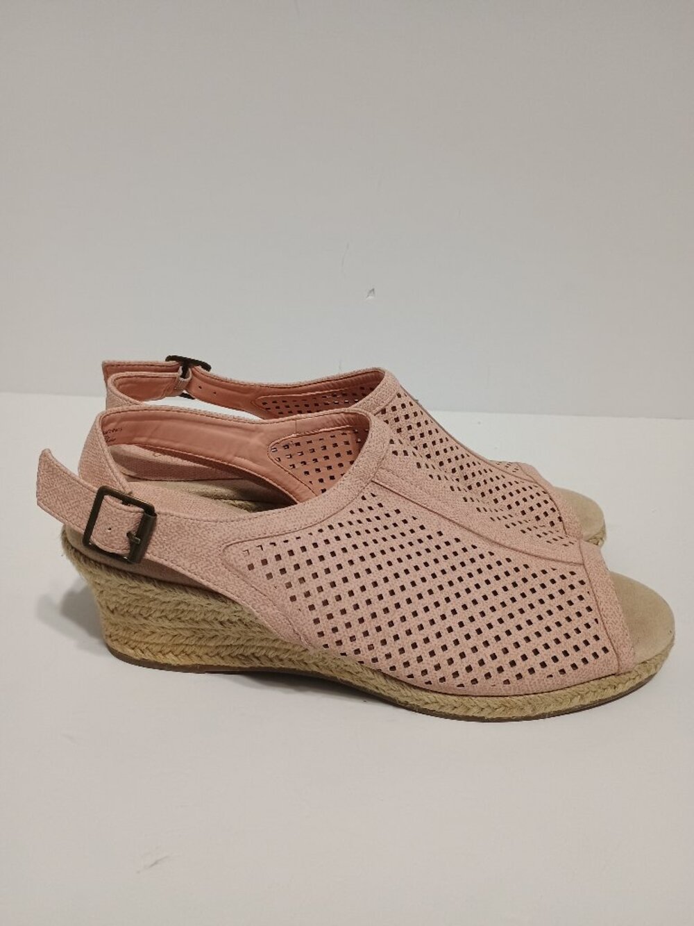 Easy Street Stacy Women’s 10N Blush Pink Perforated Espadrille Wedge Sandals - Picture 2 of 8
